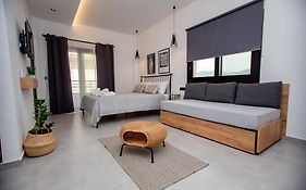 La Plaza Luxury Suites Nea Vrasna
